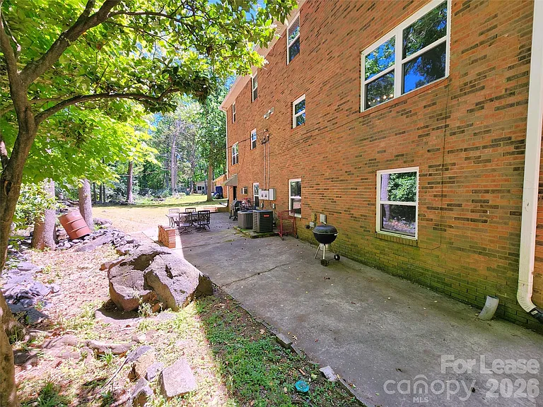 3340 Silver Stream Rd — Photo 29