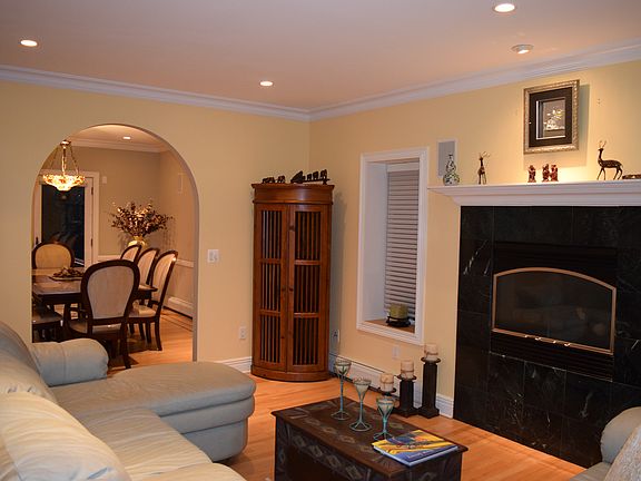 Living Room- Dining - 1st Fl