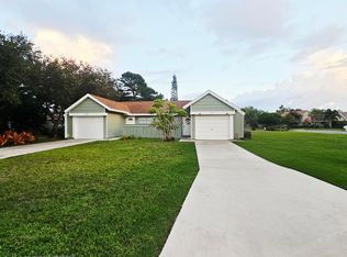 1321 SE La Haven Court, Port St Lucie, FL 34952