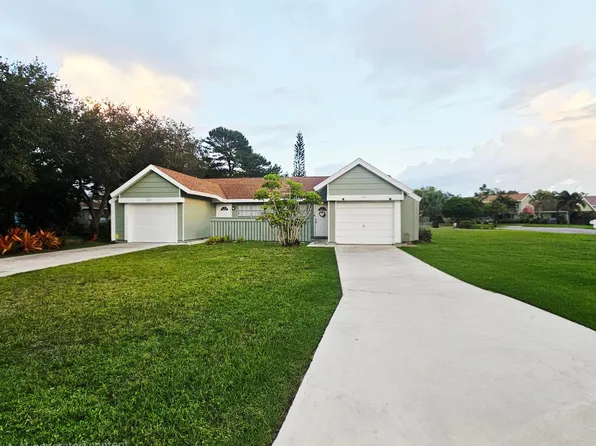 1321 SE La Haven Court, Port St Lucie, FL 34952