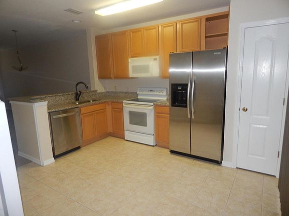 4th image of 1371 Hampton Park Ln #0