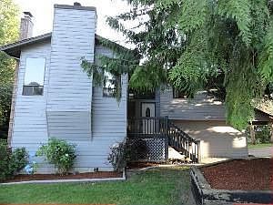 2nd image of 955 NW Huckle Dr