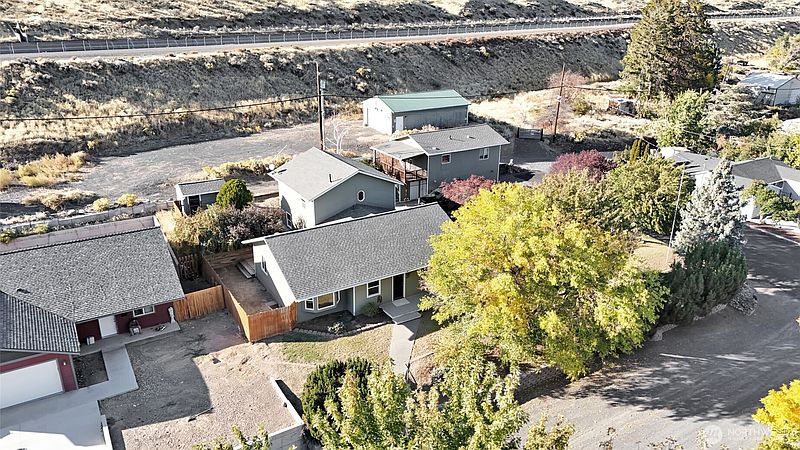 2nd image of 1411 D Street SW