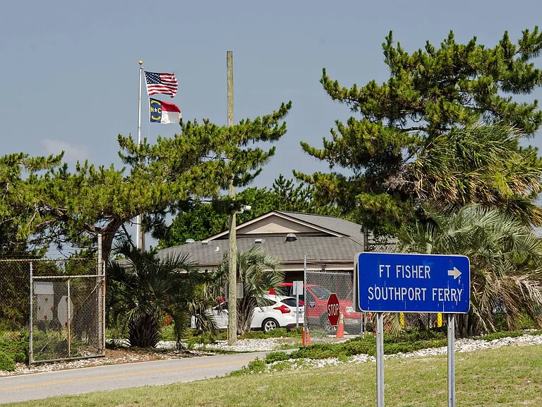 741 N Fort Fisher Blvd — Photo 54