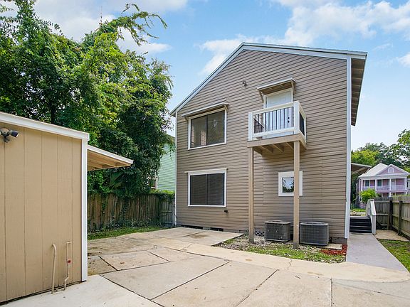 5th image of 1831 Walnut St #2