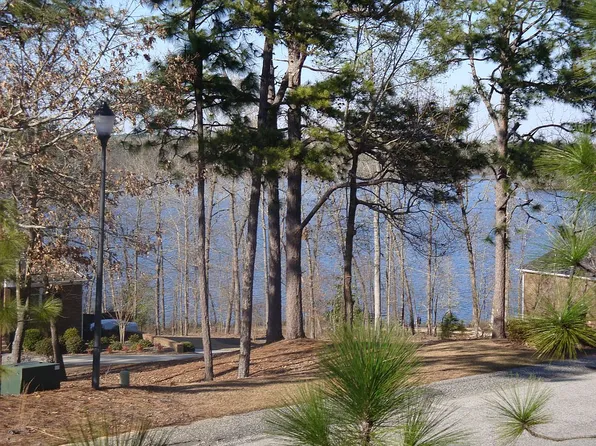 623 Southgate Dr, Camden, SC 29020