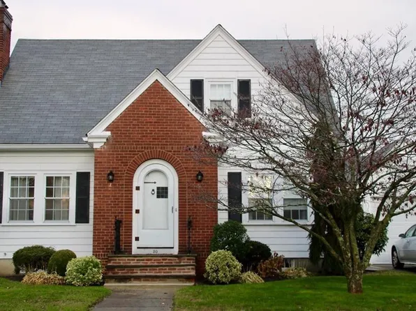 30 Forest Ave, Cranston, RI 02910