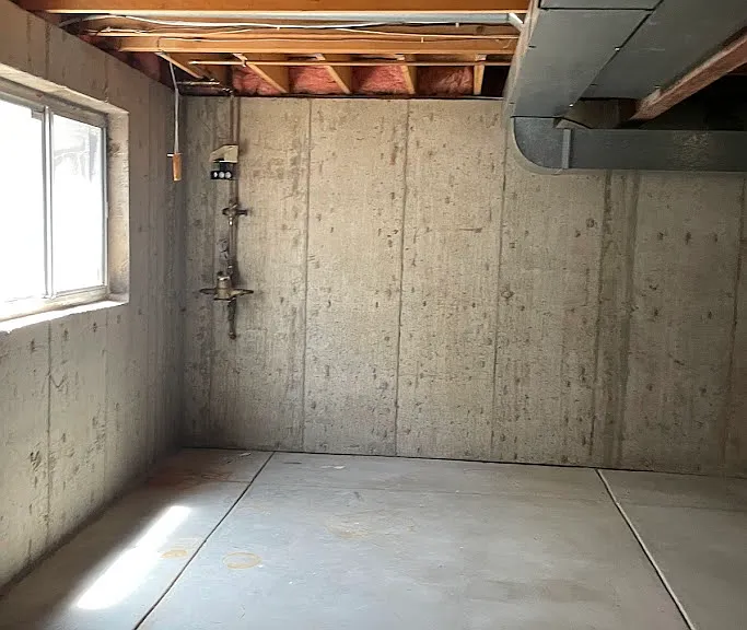 2348 S Gray St — Photo 33