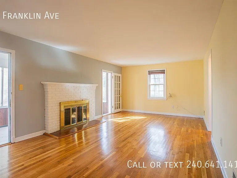 8 Franklin Ave — Photo 5