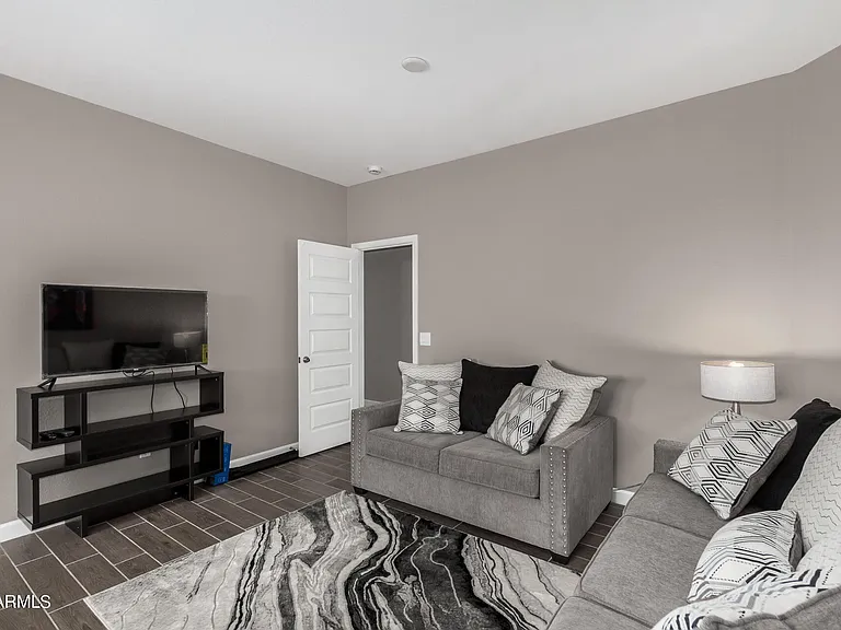 23950 W Hilton Ave — Photo 28