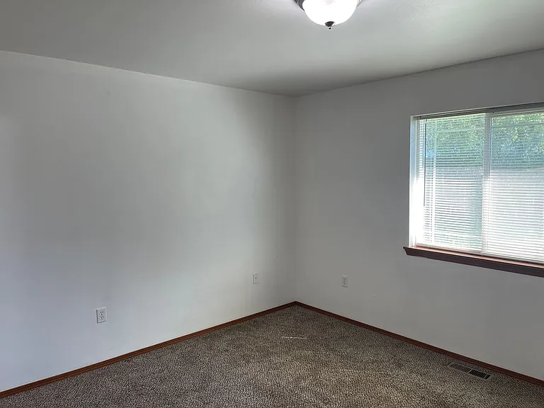 1013 N Pierce Dr — Photo 7