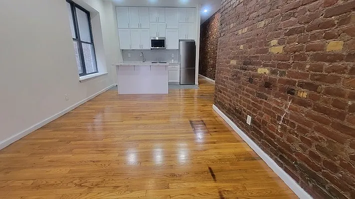 Rented by Chartwell Manhattan Realty | media 2