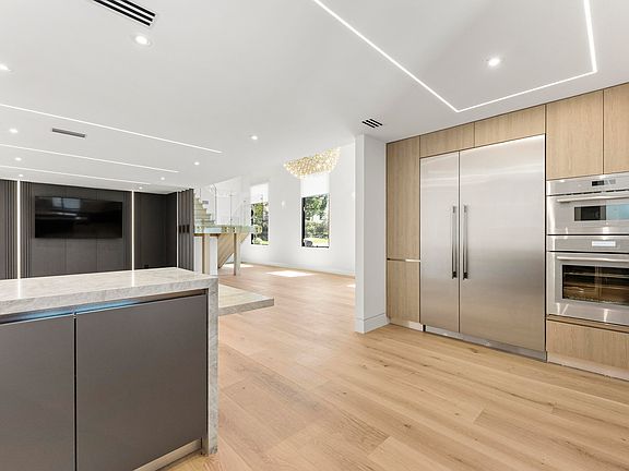 2nd image of 1692 S Ocean Boulevard