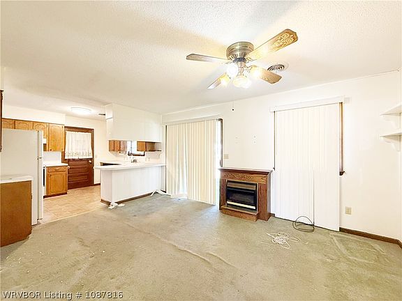 4th image of 1707 E Fryar Dr