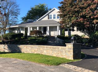 17 Stone Tower Ln, Barrington, RI 02806