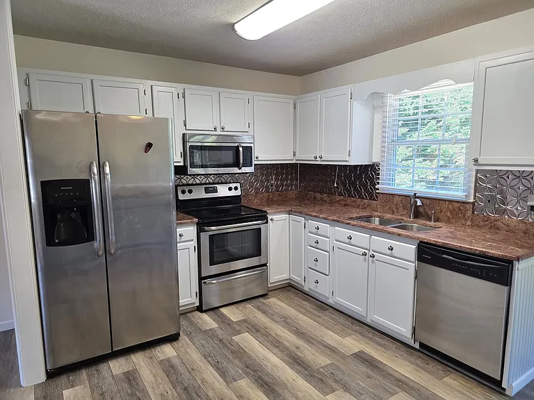 273 Woodbridge Dr — Photo 6