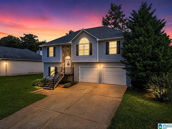 3rd image of 26 Lincoln Oaks Dr