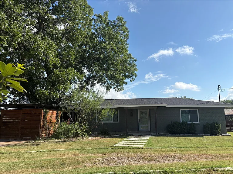 9032 Nuckols Crossing Rd — Photo 1