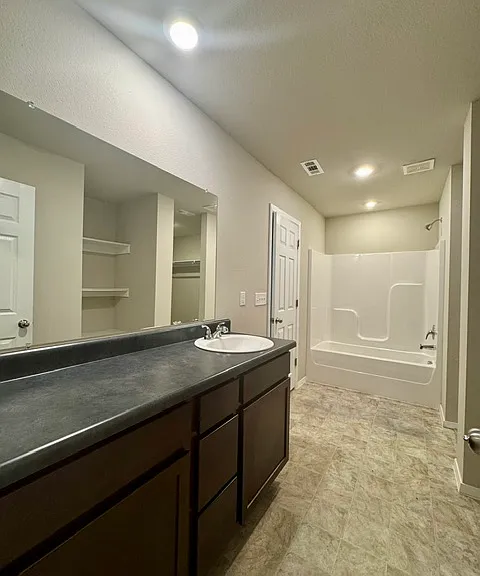 2816 Reynolds St — Photo 14