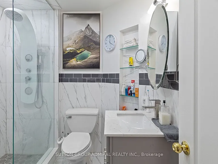 555 Yonge St #510 — Photo 12
