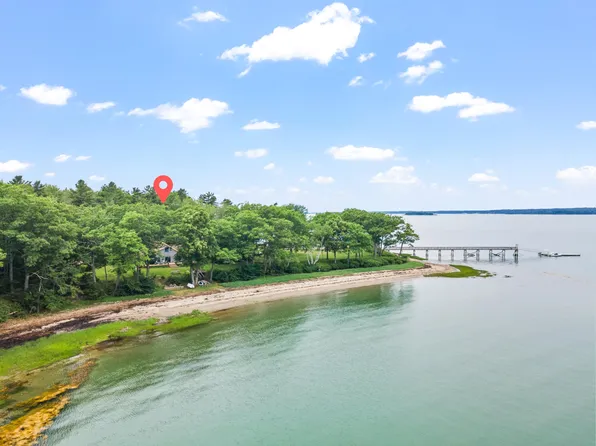 9 Broad Reach Road, Chebeague Island, ME 04017