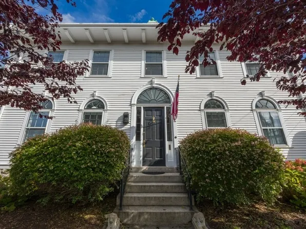 50 Center St, Fairhaven, MA 02719