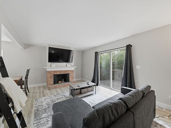 2nd image of 32 Kyles Ln #A