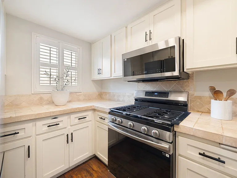 645 Chestnut Ave #305 — Photo 4