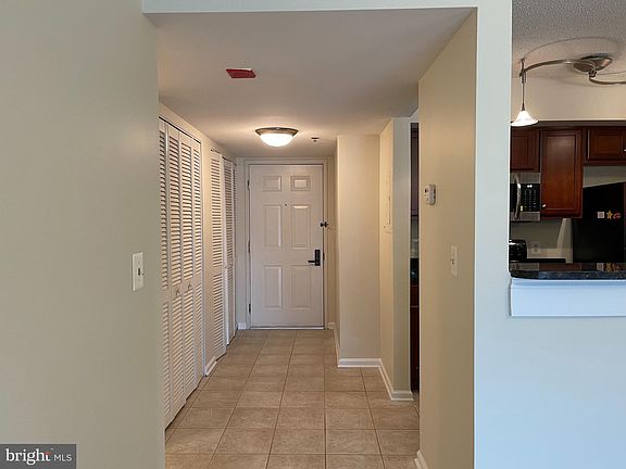 3rd image of 1024 N Utah St APT 717