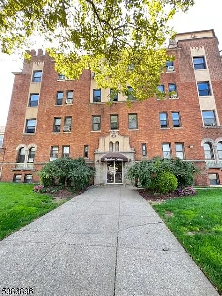 303 Hamilton Pl #D4 photo 1