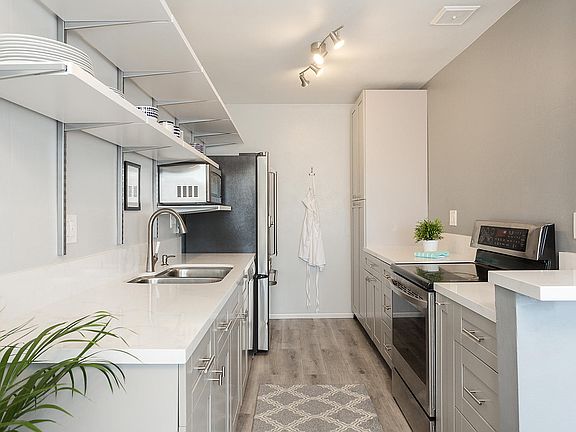 5th image of 5349 Newcastle Ave APT 55