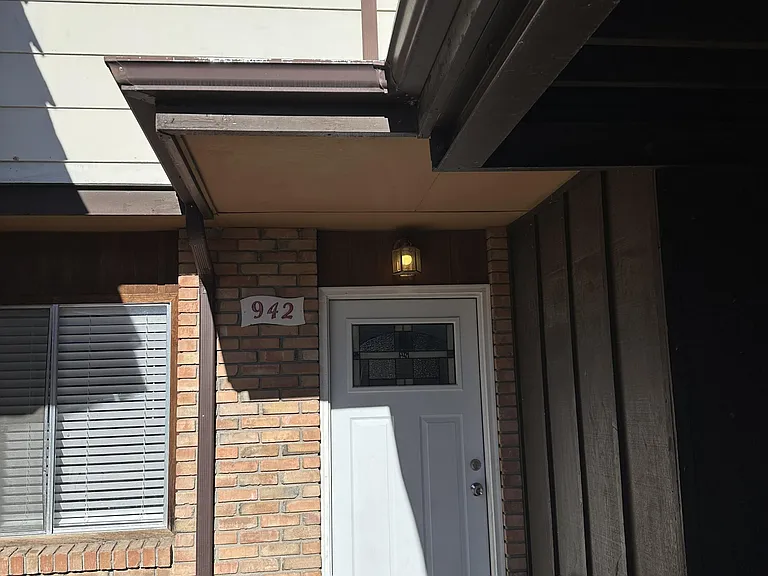 942 Northern Way #1 — Photo 9