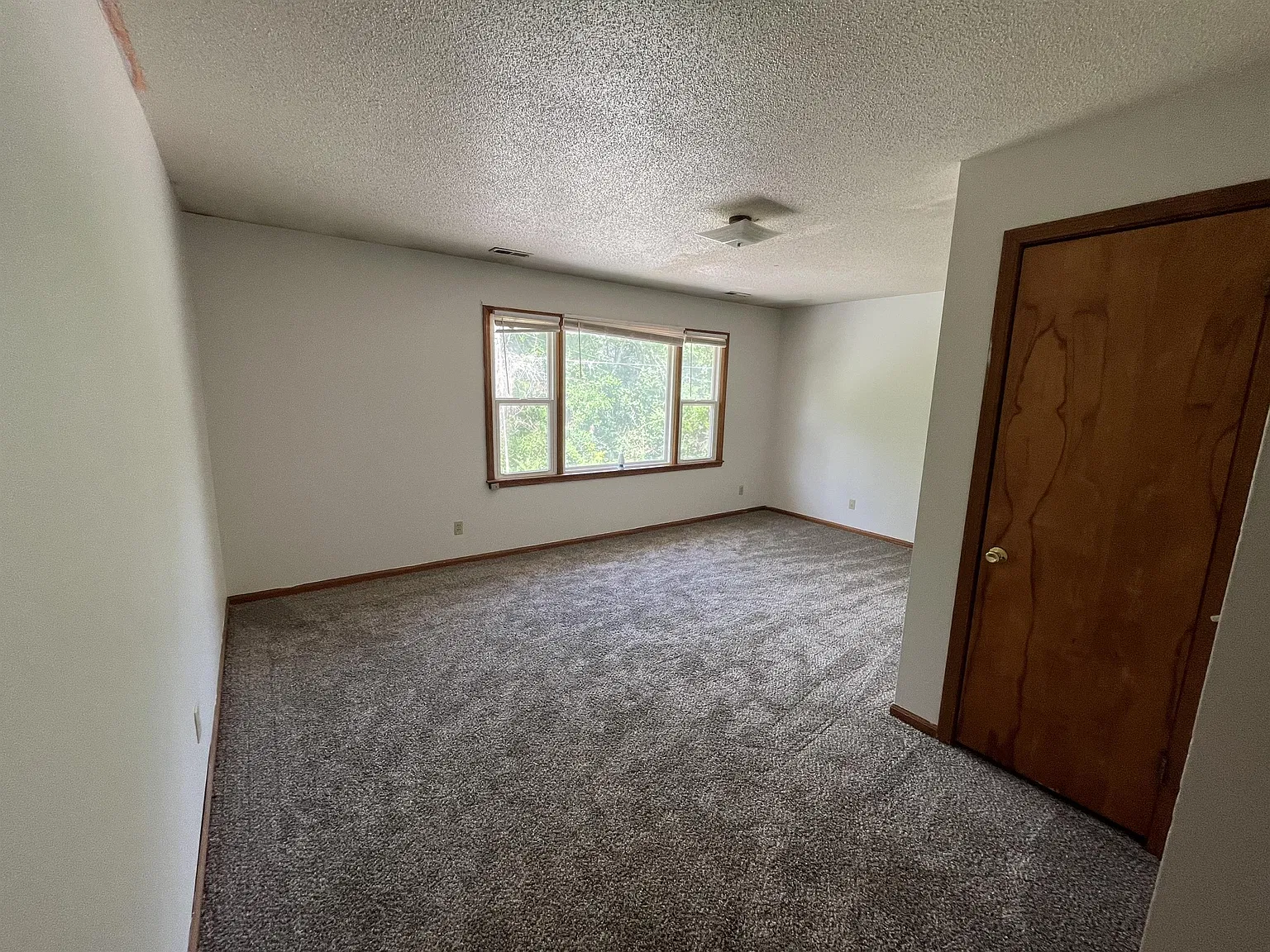 817 Broad Street - C — Photo 2