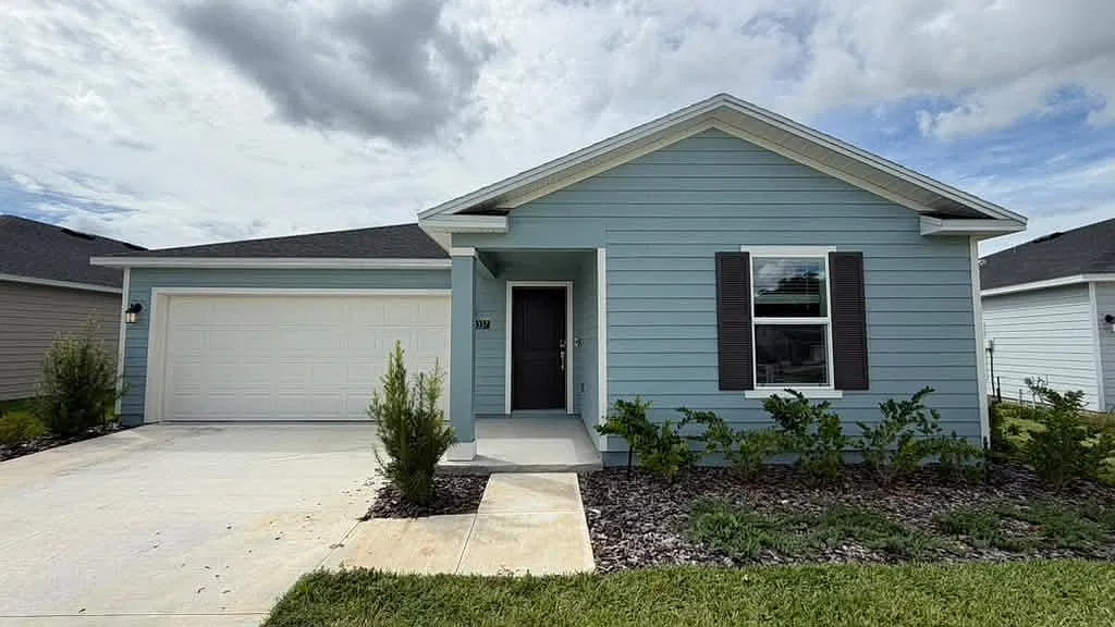 3 bed, 1484 sqft, $1,990 — Photo 1