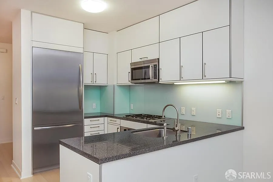 1 bed, 1.0 bath, 798 sqft, $5,950 — Photo 1