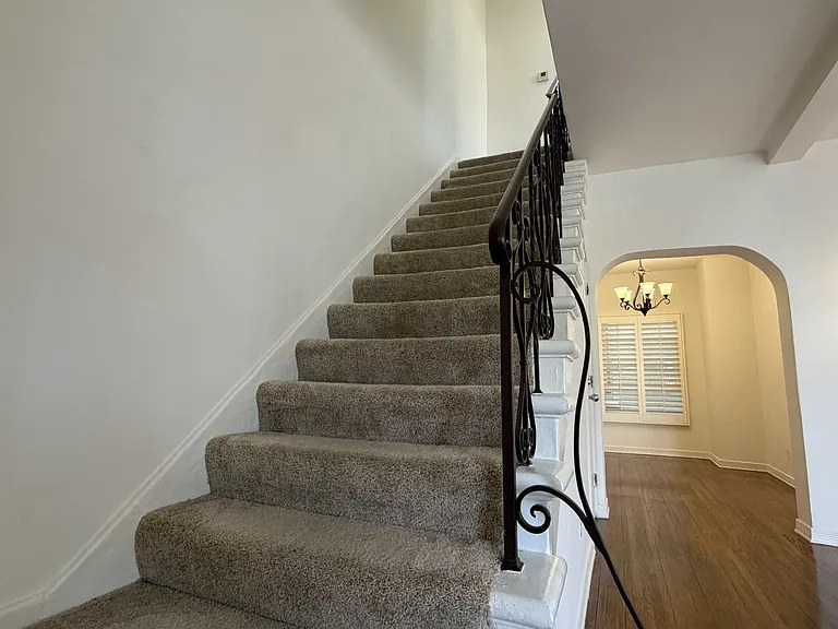 Lindbrook Manor Apartments — Photo 127