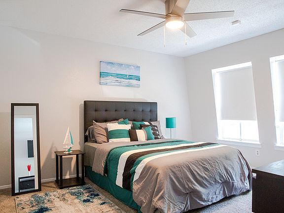 Bedroom - Queen Bed