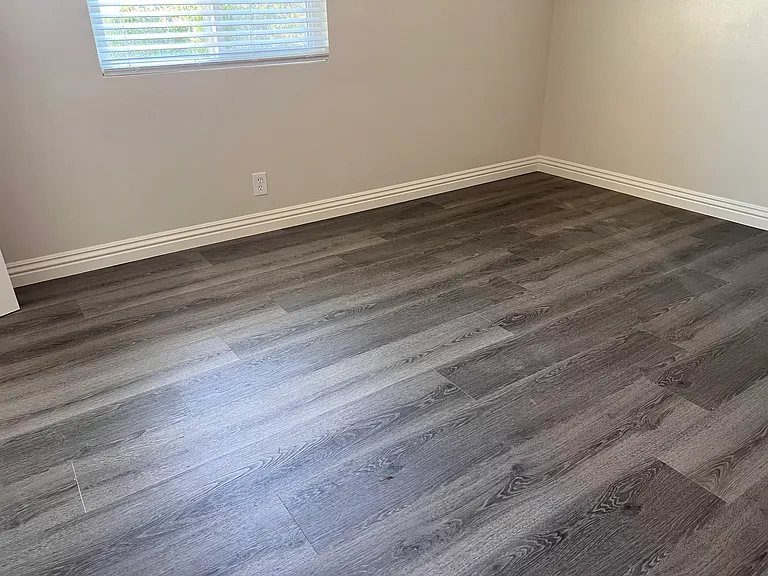 915 E Wingate St — Photo 19