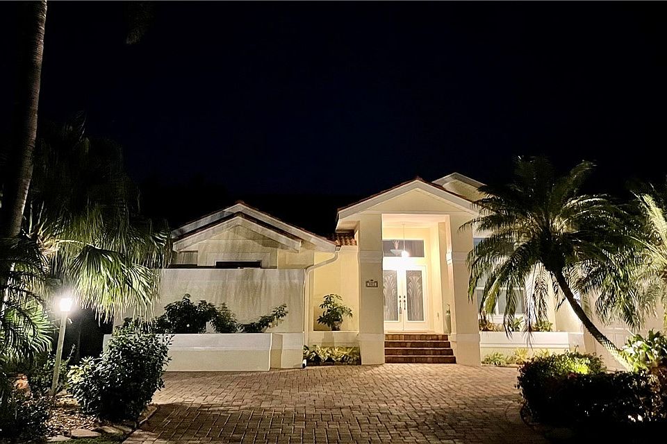 1st image of 5571 Harborage Dr