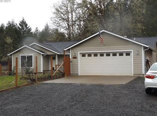 170 Rays Ln, Tenmile, OR 97481