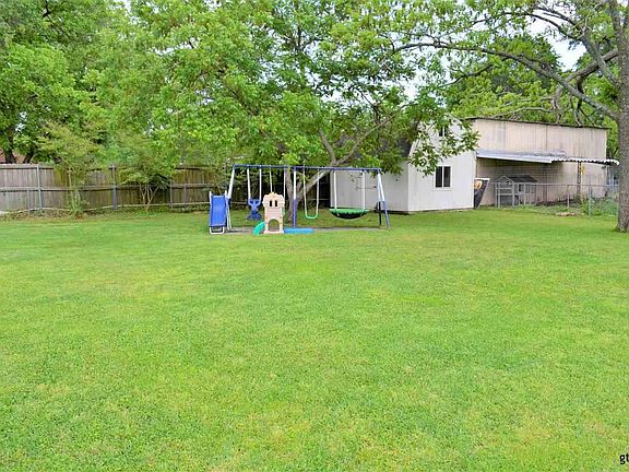 5th image of 12627 Pioneer Dr