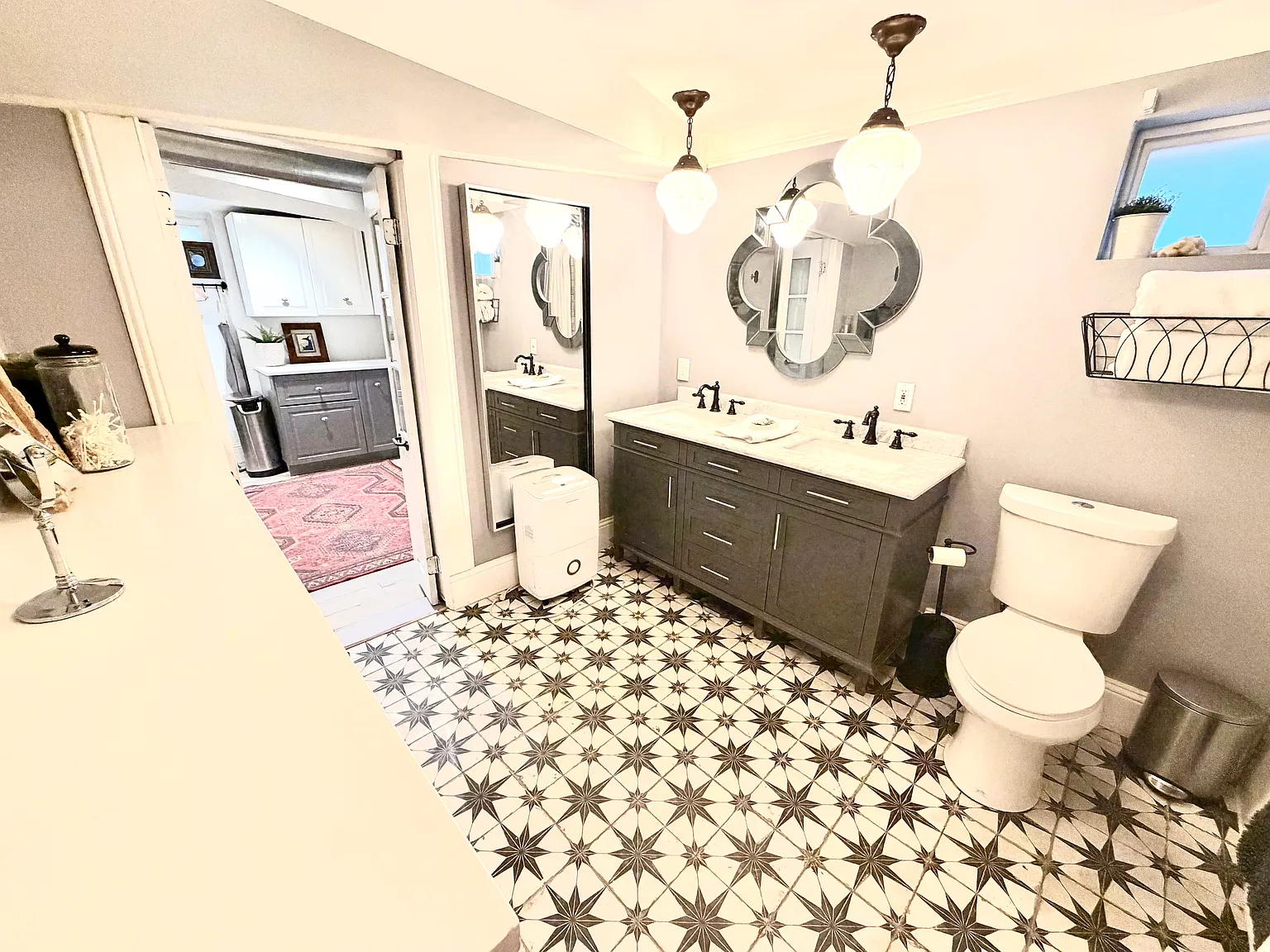 1 bed, 1250 sqft, $1,999 — Photo 3