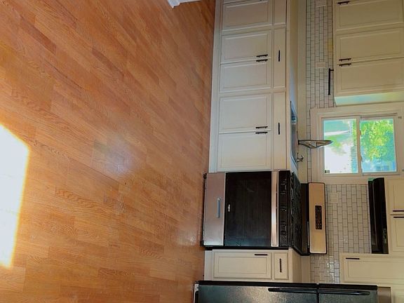 4th image of 8 Higbie Dr