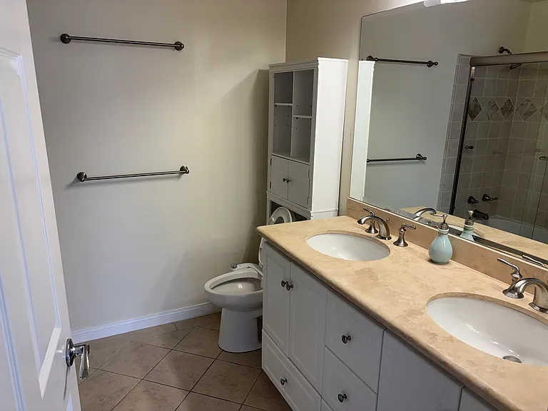 1216 S Saltair Ave #101 — Photo 14