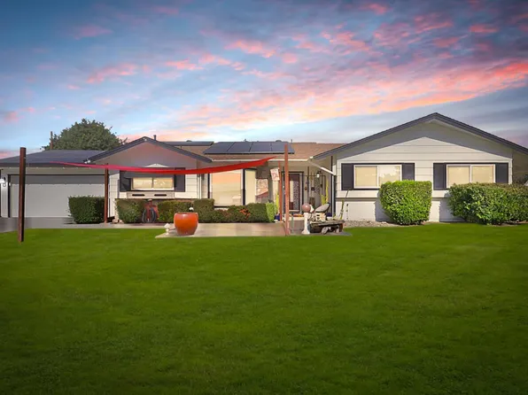 3200 Joshua Ct, Bakersfield, CA 93301