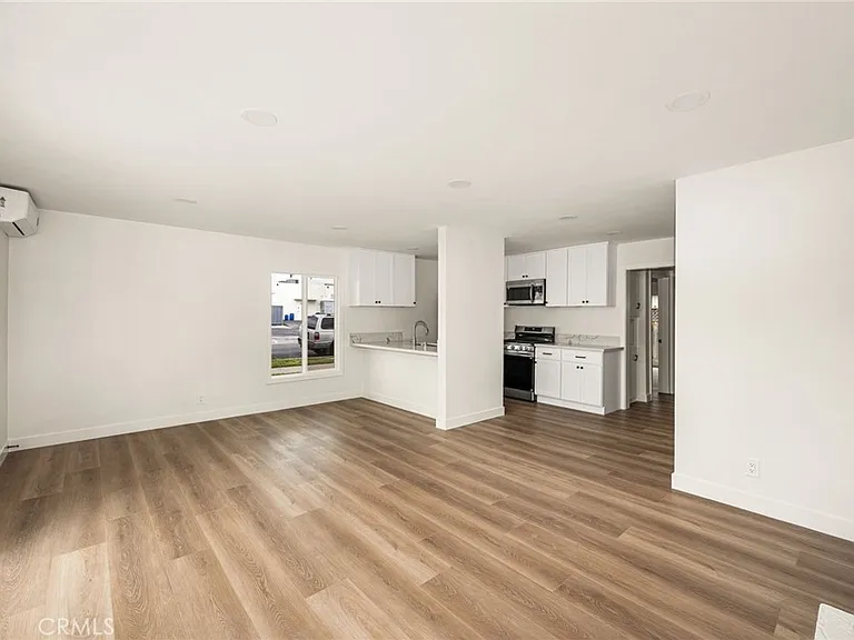 780 N Shattuck Pl — Photo 6