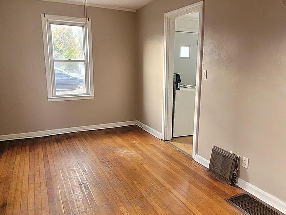 5th image of 1619 Cherry Ave NE