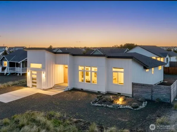 455 N Portal Loop SW, Ocean Shores, WA 98569