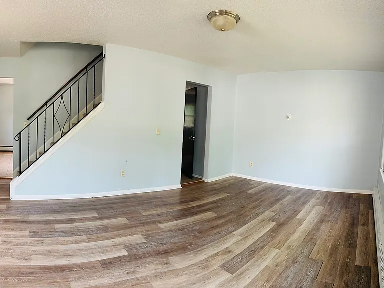 1318 Circle Terrace Blvd NE — Photo 7