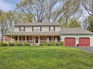 2319 Fairway Dr, York, PA 17408